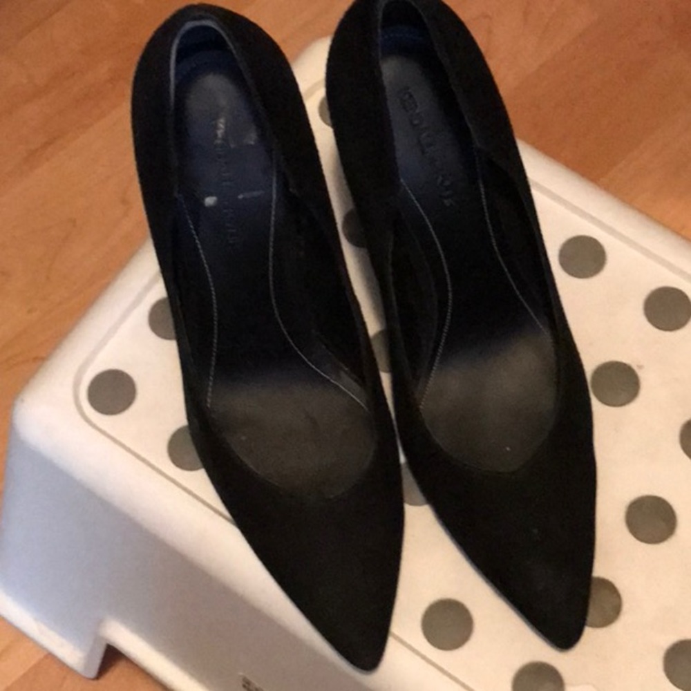 Very elegant heels.